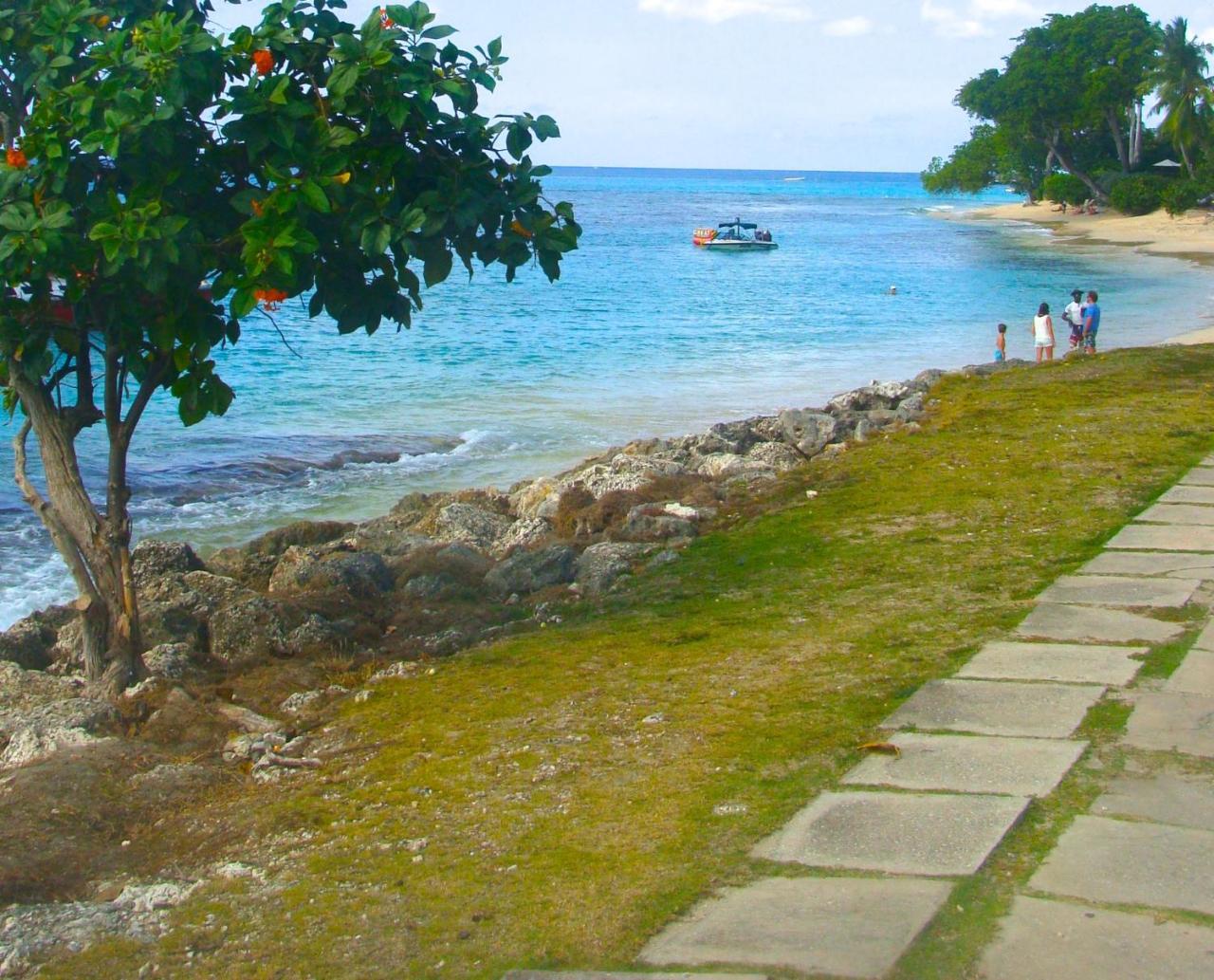 Coral Lane Beach Apartments Saint James Extérieur photo